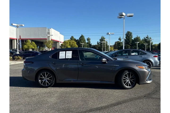$29870 : Toyota Camry Hybrid 2021 XLE image 3