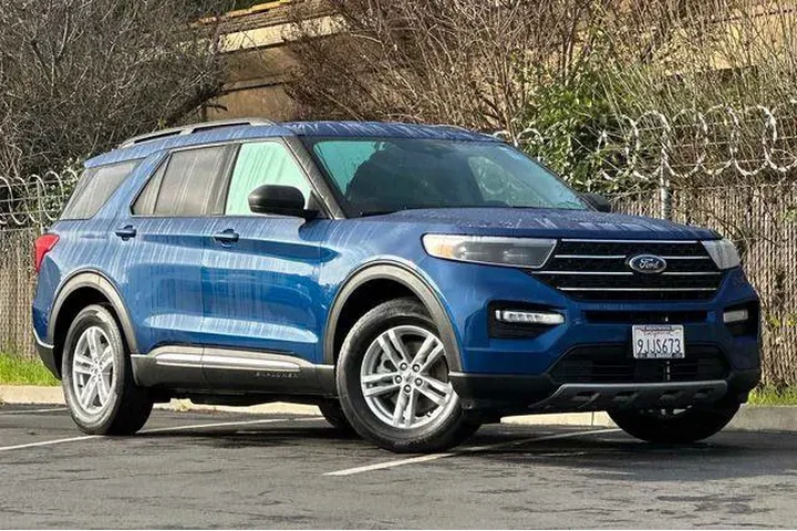 $26600 : Ford Explorer 2022 XLT 4dr S image 2
