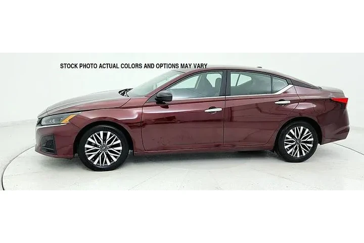 $23995 : Nissan Altima 2024 2.5 SV 4d image 1