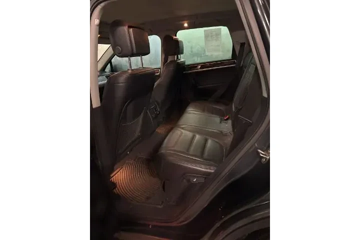 $6996 : Volkswagen Touareg 2012 AWD image 3