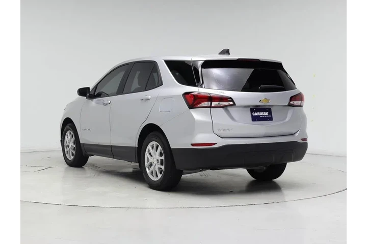 $18998 : Chevrolet Equinox 2022 LS 4d image 2