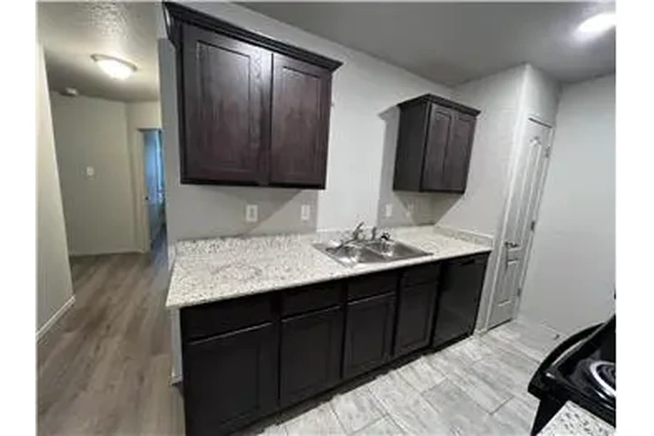 $1500 : Rental property with 3 bedro image 10