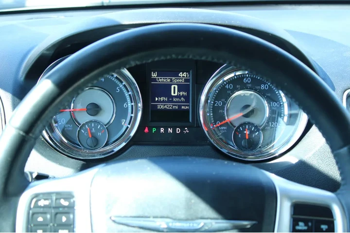 $11995 : 2016 Town & Country 4dr Wgn T image 9