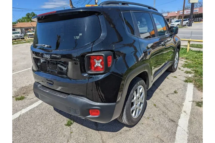 $14000 : 2020 Renegade Latitude image 5