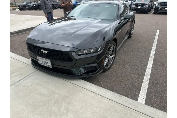 $28900 : Ford Mustang 2024 EcoBoost 2 image 4