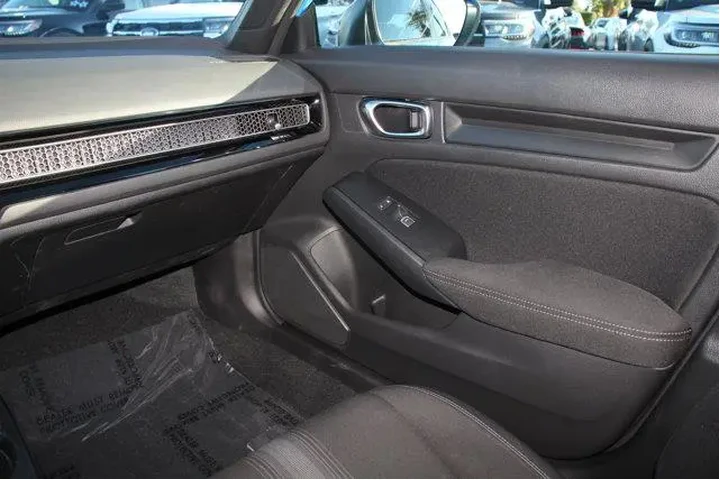 $22195 : Honda Civic 2022 Sport 4dr H image 8
