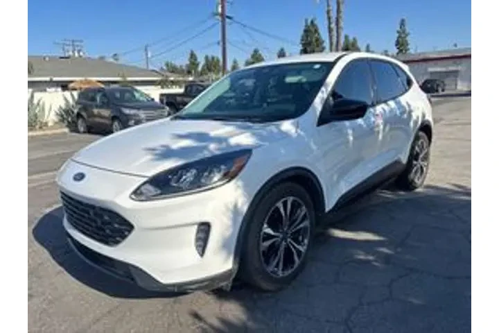 $19950 : Ford Escape 2022 SE 4dr SUV image 1