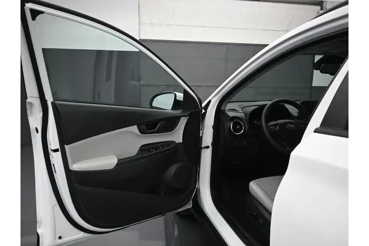 $19500 : Hyundai KONA 2023 SEL 4dr Cr image 9