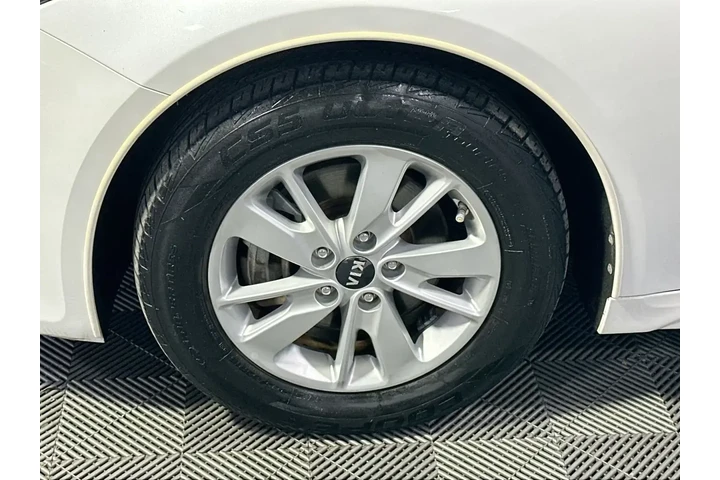 $12939 : Kia Optima 2018 LX 4dr Sedan image 9