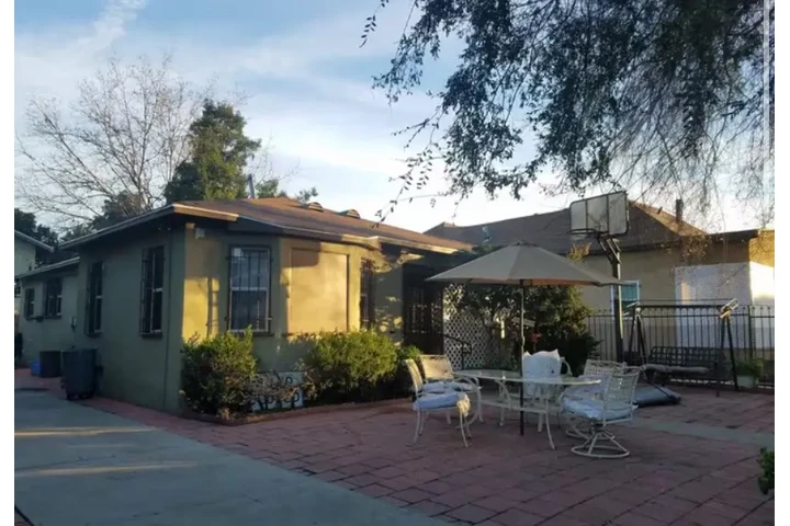 $900 : AVAILABLE 1 ROOM IN LA image 1