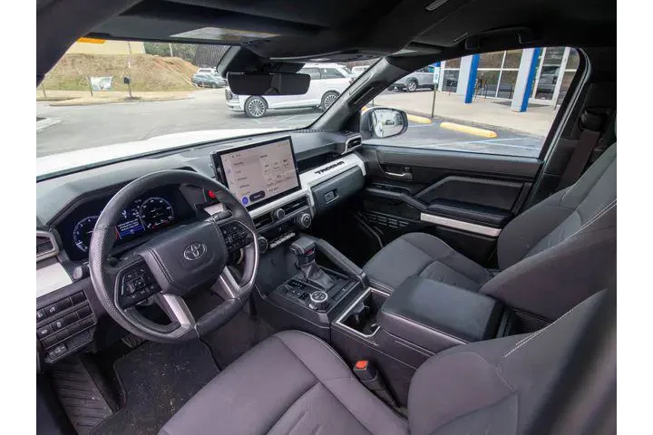 $37965 : Toyota Tacoma 2024 4x4 TRD O image 6