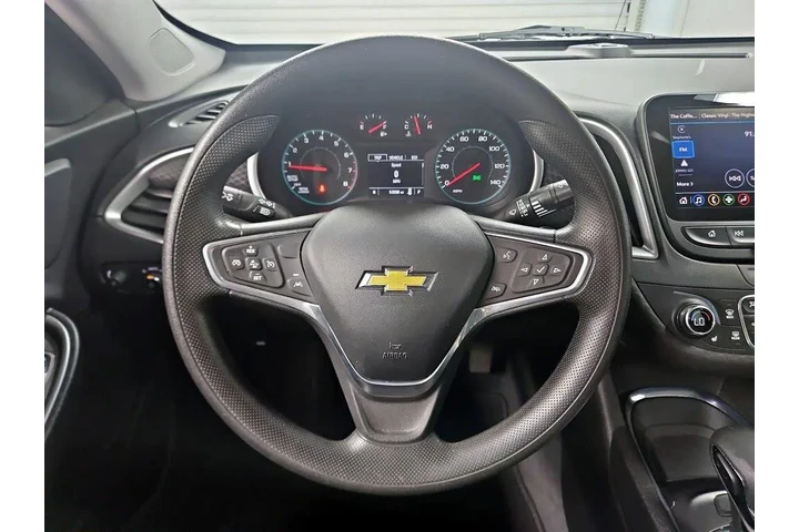 $17998 : Chevrolet Malibu 2023 LT 4dr image 10