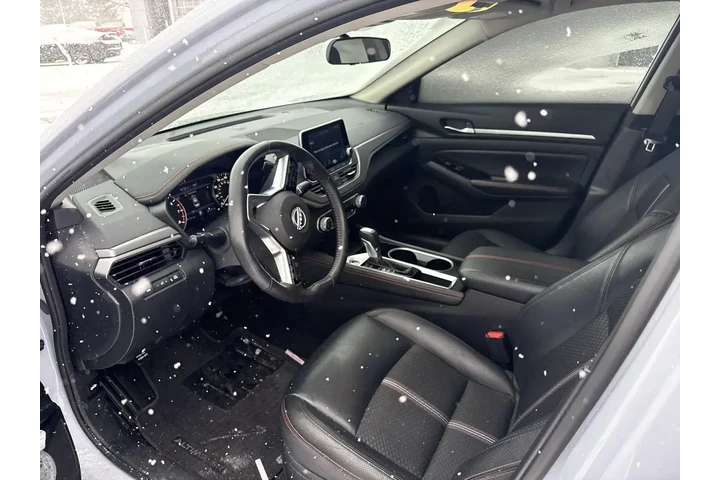 $22951 : Nissan Altima 2024 2.5 SR 4d image 9
