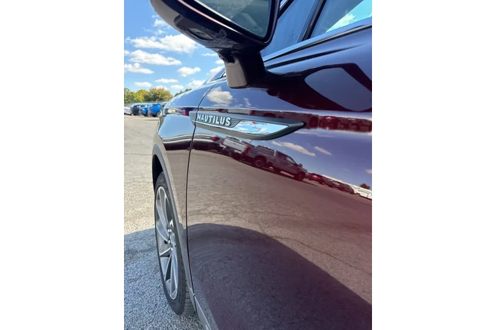 $37998 : Lincoln Nautilus 2023 AWD Re image 7