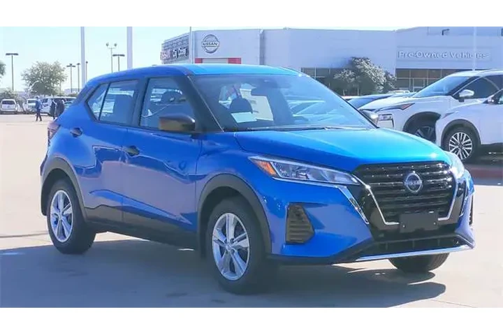 $18806 : Nissan Kicks Play 2025 S 4dr image 9