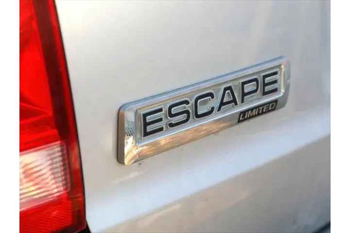 $5980 : Ford Escape 2011 AWD Limited image 4