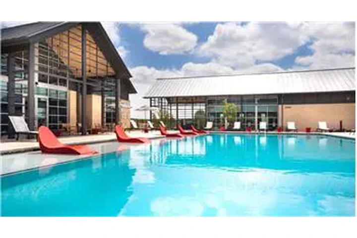 $2774 : Rental property with 3 bedro image 1