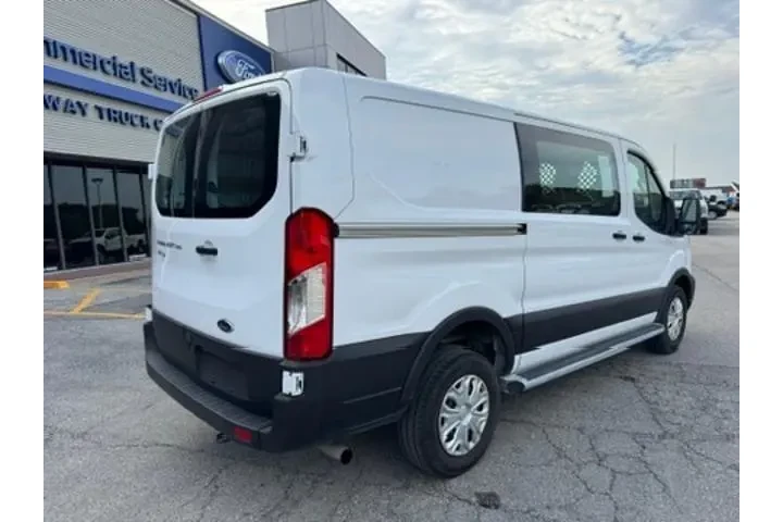 $33988 : Ford Transit 2023 250 3dr SW image 7