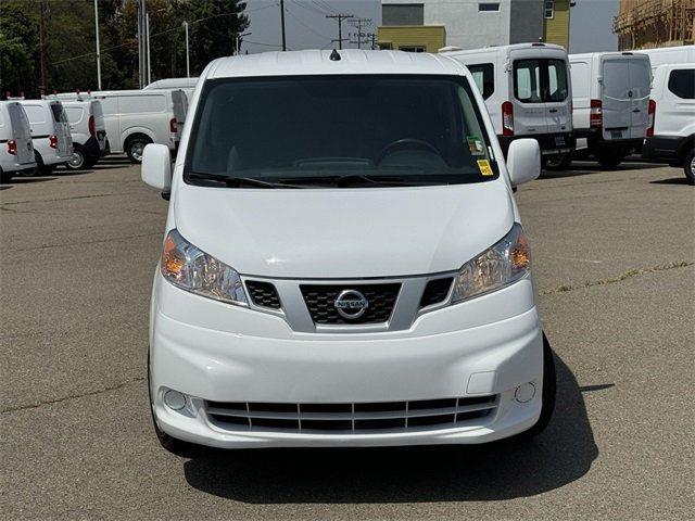 $12999 : 2015 NV200 image 4