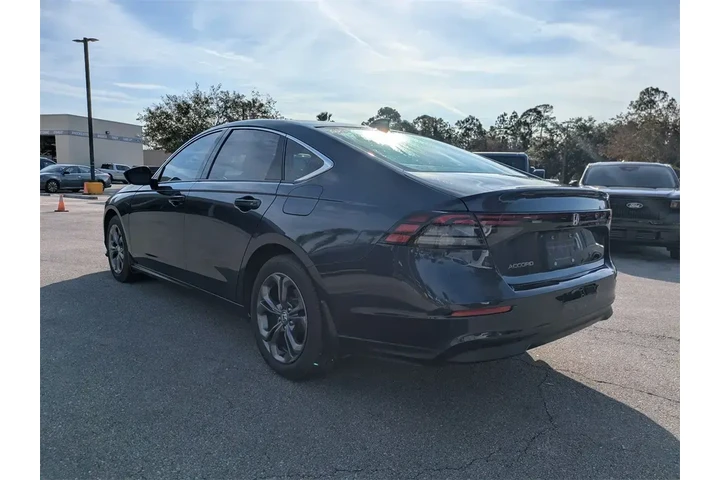 $27900 : Honda Accord 2023 EX 4dr Sed image 5