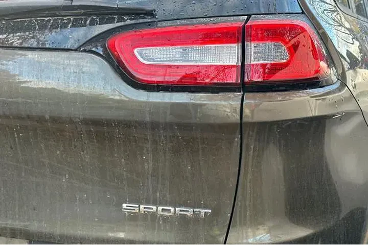 Jeep Cherokee 2015 Sport 4dr image 7