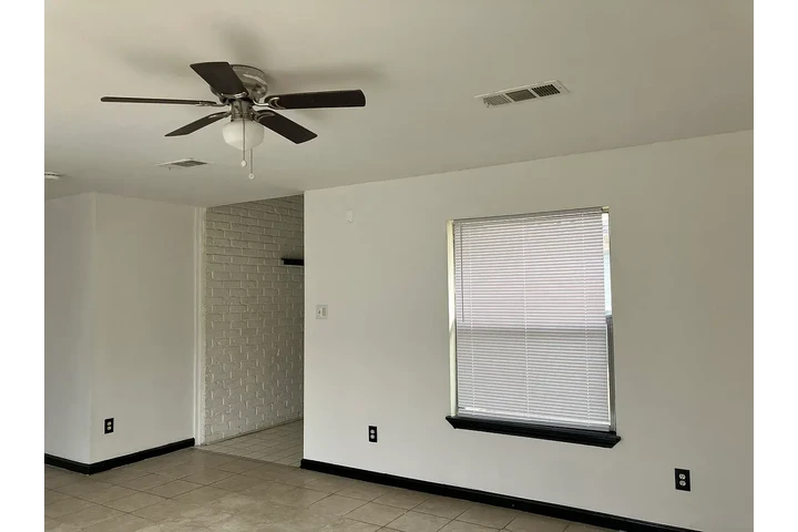 $1995 : 17822 Wild Willow Ln Houston t image 1