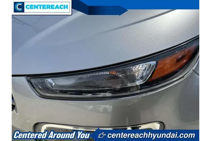 $15795 : Hyundai VENUE 2023 SEL 4dr C image 8
