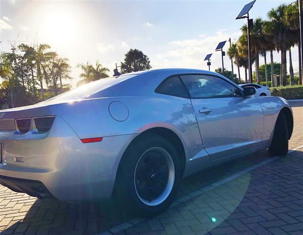 $5500 : 2010 CHEVROLET CAMARO 1LS image 3