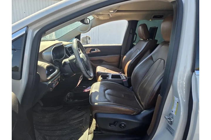 $17390 : Chrysler Pacifica 2017 Limit image 2