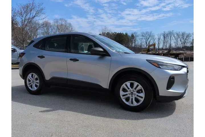 $19000 : Ford Escape 2023 AWD Base 4d image 2