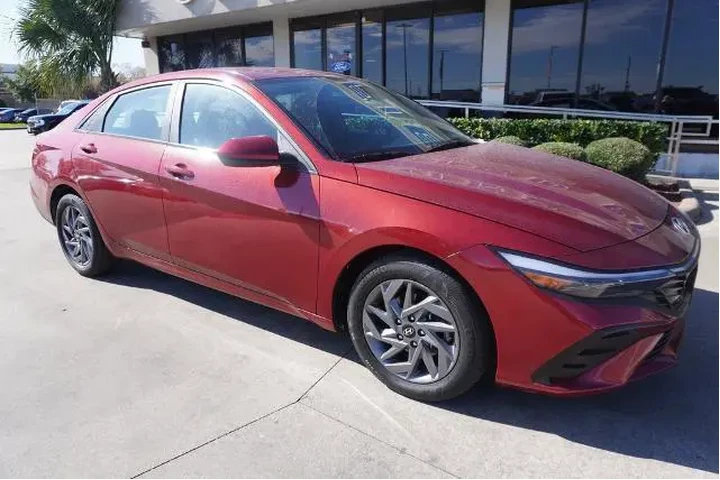 $19488 : Hyundai ELANTRA 2024 SEL 4dr image 1