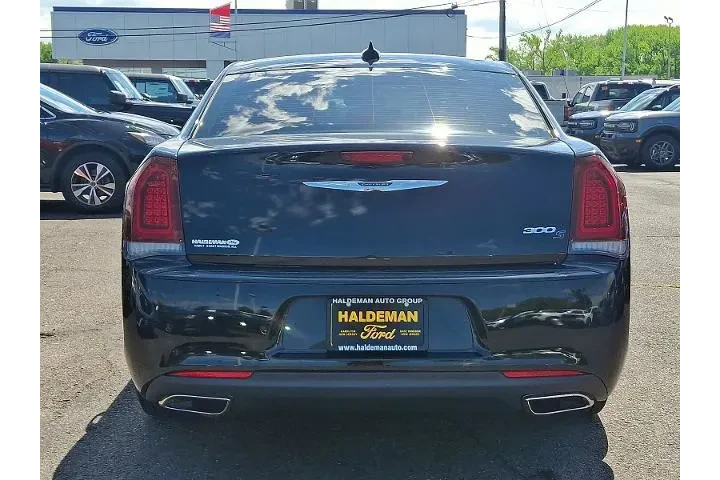 $13500 : Chrysler 300 2017 AWD S 4dr image 6