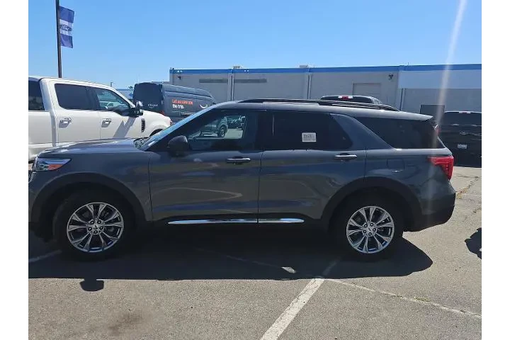 $27500 : Ford Explorer 2023 AWD XLT 4 image 7