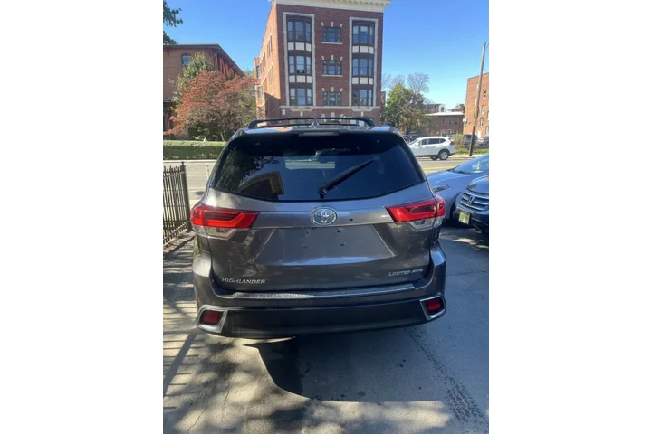 $17999 : 2018 Highlander Limited image 10