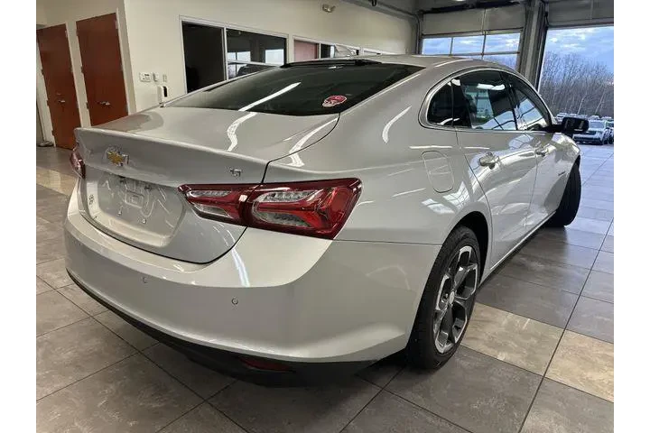 $17500 : Chevrolet Malibu 2022 LT 4dr image 9