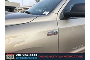 $15297 : Toyota Tundra 2008 4x4 SR5 4 thumbnail