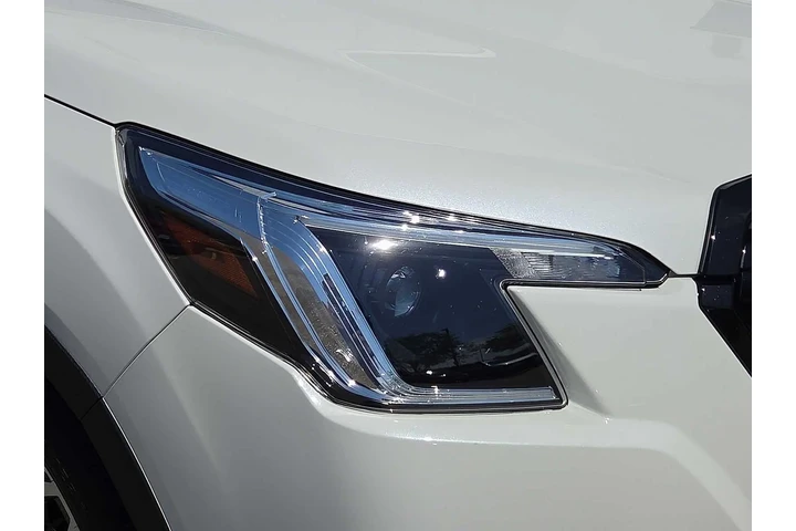 $26998 : Subaru Forester 2023 AWD Pre image 9