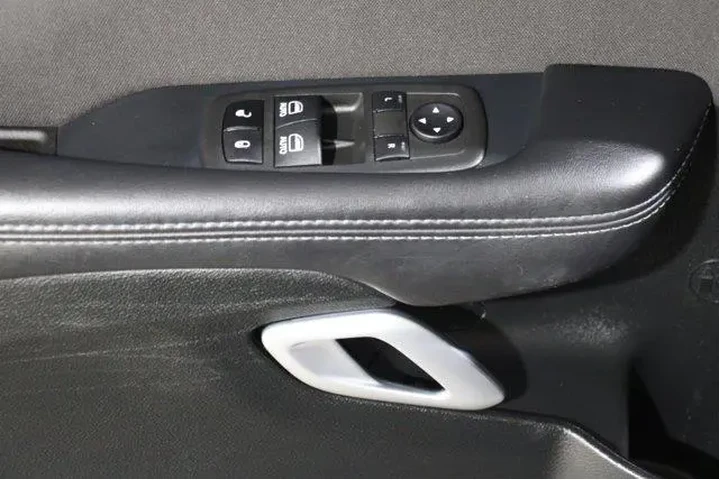 $33998 : Dodge Challenger 2022 AWD GT image 7