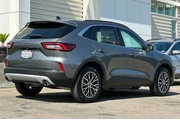 $35375 : Ford Escape Plug-In Hybrid 2 thumbnail