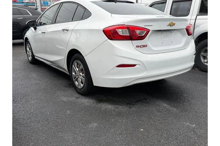 $8280 : 2019 Cruze image 2
