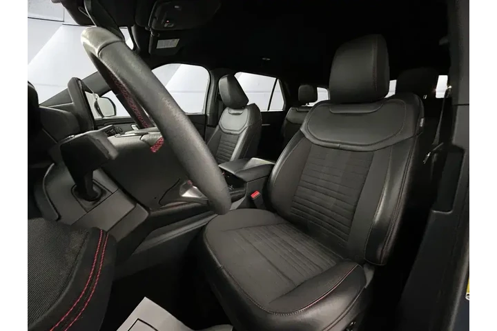 $39681 : Ford Explorer 2025 AWD ST-Li image 8