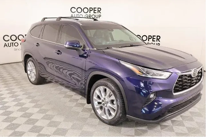 $34787 : Toyota Highlander 2022 AWD L image 1