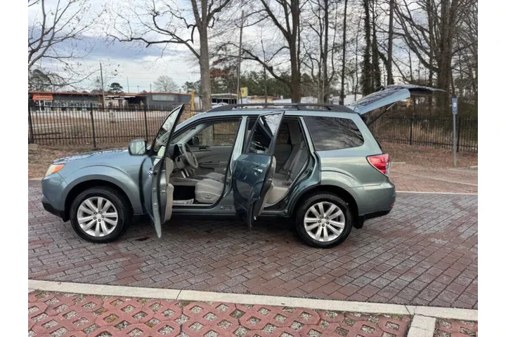 $4500 : 2011 Forester 2.5X Premium image 10