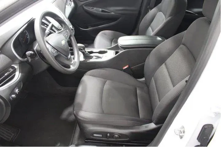 $21988 : Chevrolet Malibu 2024 LT 4dr image 5