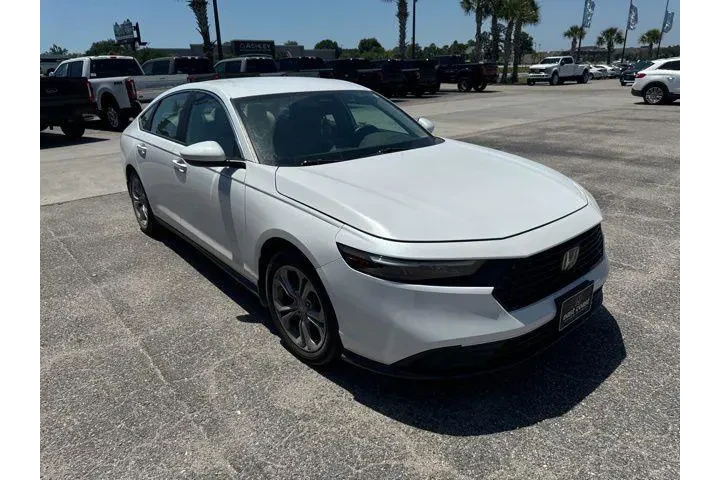 $25390 : Honda Accord 2023 LX 4dr Sed image 3