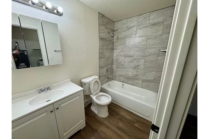 $2400 : House for rent in Phoenix AZ image 4