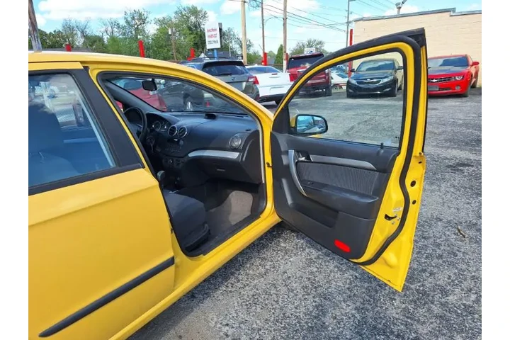 2010 Aveo LT image 10