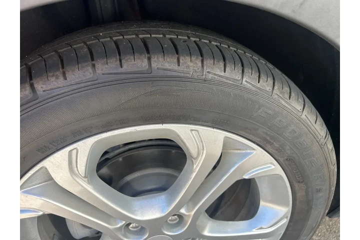 $12600 : Chevrolet Bolt EV 2018 LT 4d image 8