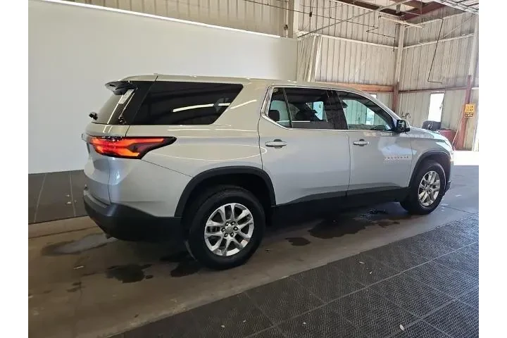 $18240 : Chevrolet Traverse 2022 LS 4 image 2