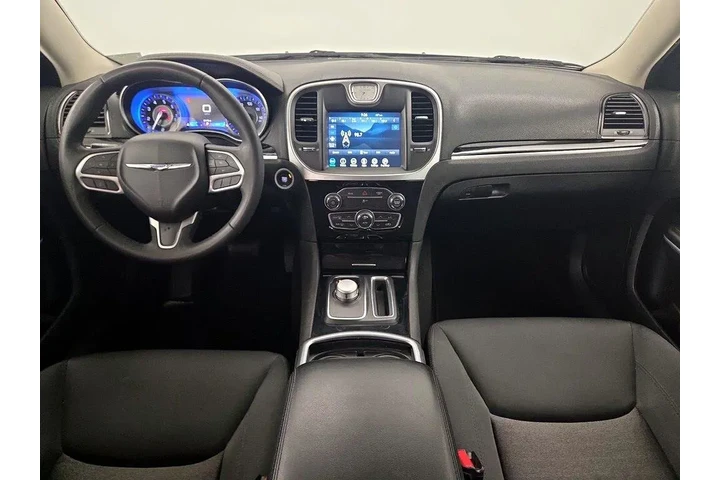 $22998 : Chrysler 300 2023 Touring 4d image 9